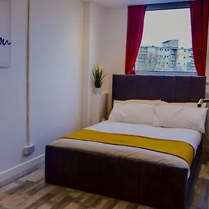 Apartment 2 Bed With Free Parking, London
