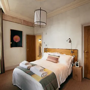 The Culpeper Bedrooms Hotel