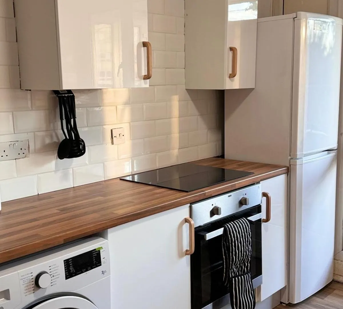 Harmon House Apartment London Homestay