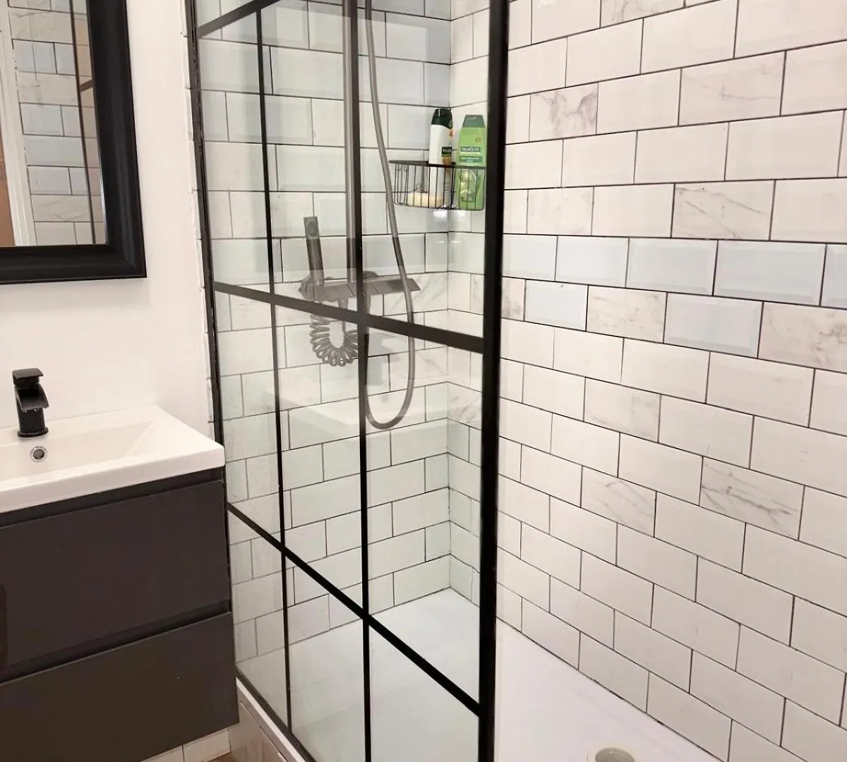 Harmon House Apartment London Homestay